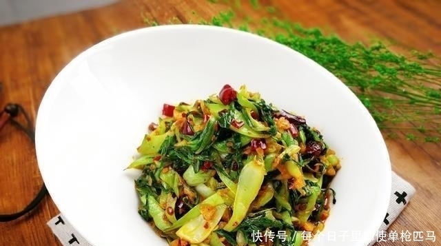 腌现|小雪后,腌“寒菜”用此菜正合适,现腌现吃,隔三差五做也吃不烦