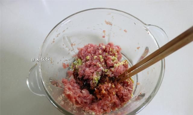我家包馄饨,从不买馄饨皮晒出馄饨皮做法,网友太简单了