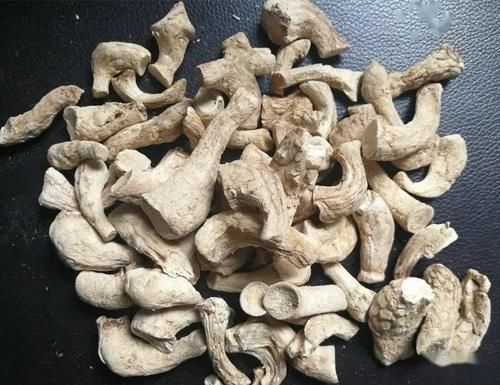  用刀背拍散|天气冷了，即为火锅底料