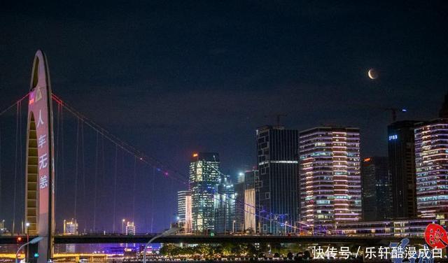 塔顶 【图集】超级月亮爬上小蛮腰塔顶!实拍月食复原全过程