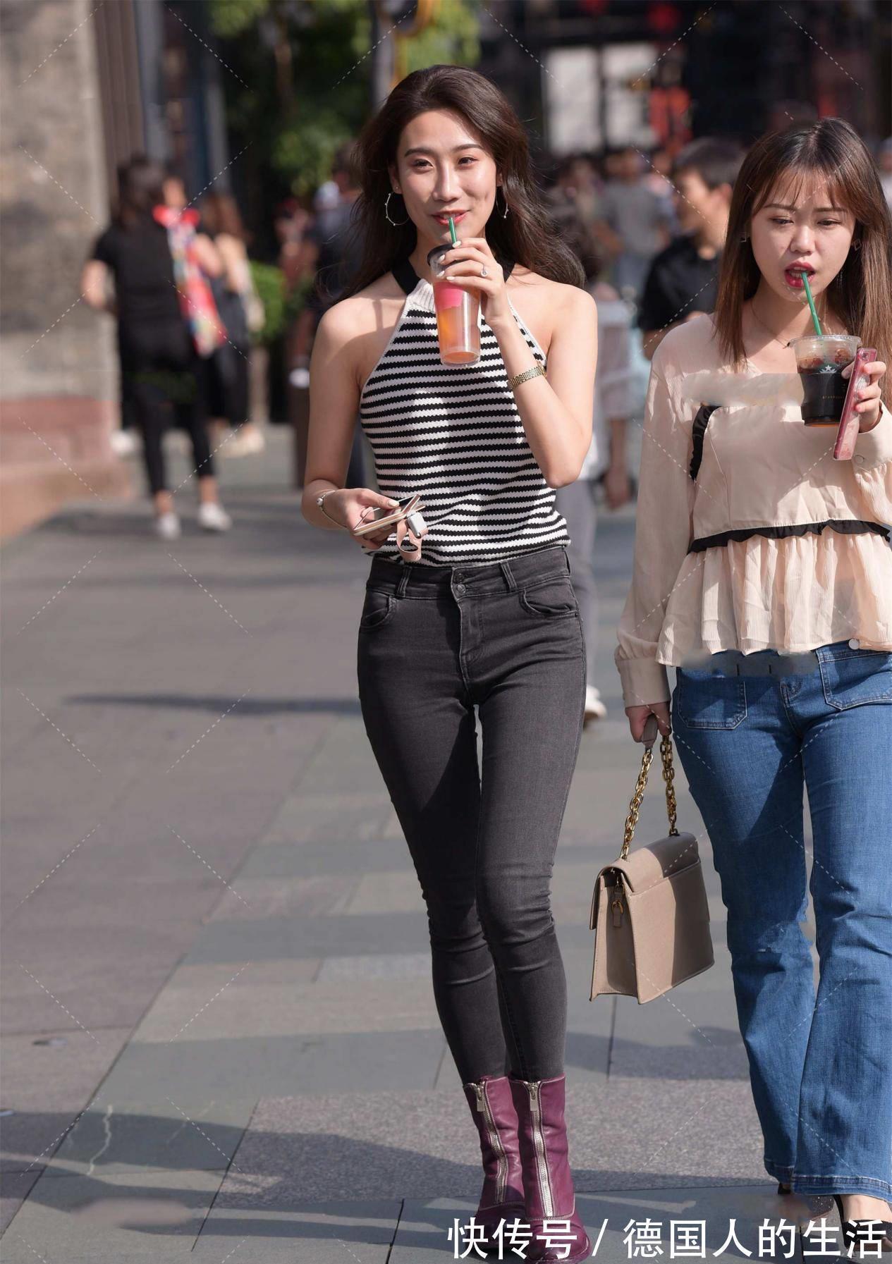 针织衣 条纹针织衫,搭配高腰牛仔裤时尚大气,更显独特气质