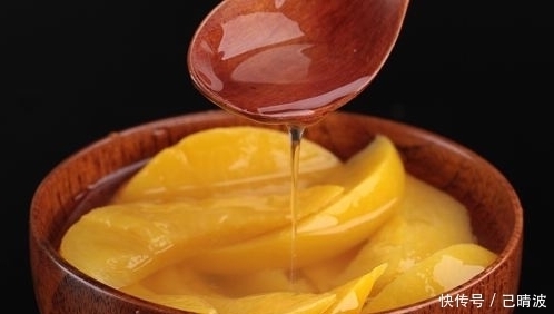 美食|李子柒自制黄桃罐头,却被质疑火起来就作假,网友:没见过黄桃树