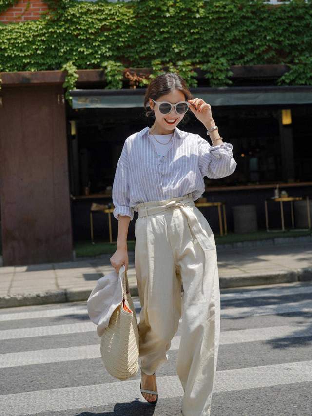 我们不一样|优雅不分年龄,条纹衬衫搭配阔腿裤显高又显瘦,还能提升气质感