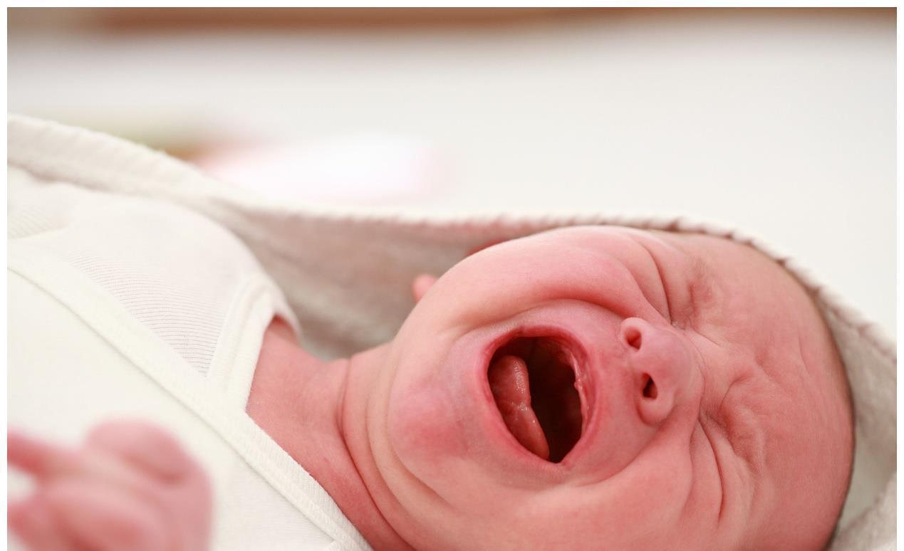 小家伙|没吓没吼,孩子看到“某人”就怕,老一辈的解释有道理,并非迷信