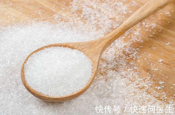 一日三餐|高血压患者，除了炒菜要少放盐，4类“隐形盐食物”不宜多吃