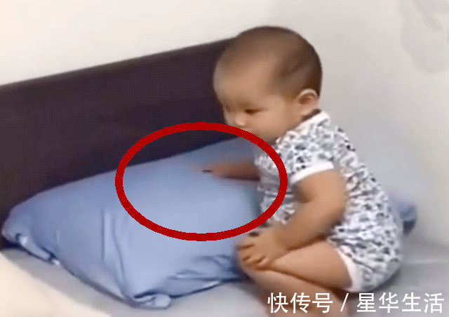 老母亲|宝宝想让妈妈陪自己睡,各种卖萌,网友:妈妈被安排的明明白白