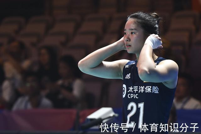 球迷们|暴力扣球+地毯防守!5大超新星成女排国手大热门,朱婷新搭档来了