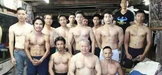 健身|74岁大爷坚持健身40年, 练就一身强壮肌肉, 开班教学只收1块钱