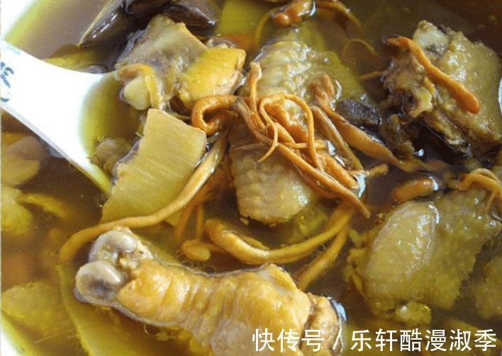 天气转凉,多给家人喝这汤,食材丰富营养好,补血益气,安稳入秋