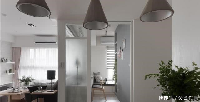 卷帘|她家一进门设隔断,沙发墙半透明,全屋空旷让人极度舒适