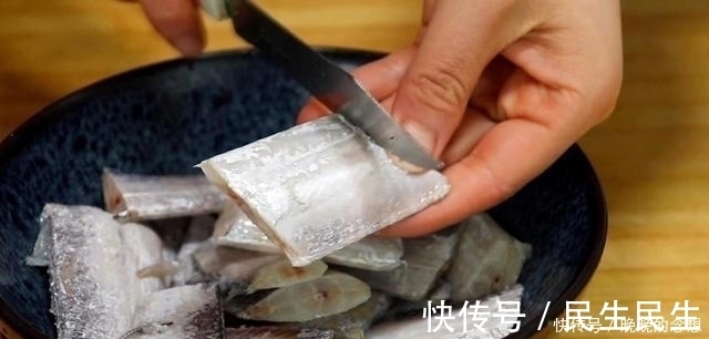 带鱼段|今日推荐:带鱼百吃不厌做法,加1个鸡蛋,好吃无腥味