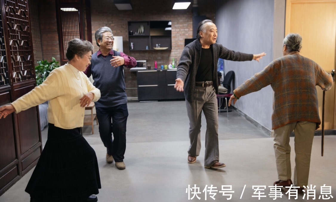 长寿|人过70,走路时有这几种行为,一般都能长寿