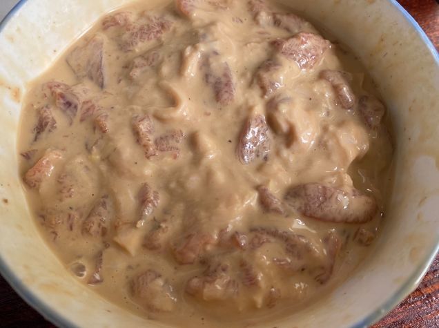 炸酥肉挂糊不能用面粉！教你正确做法，酥脆咸香，放一周也不皮软