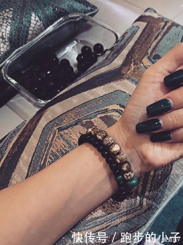 鬼才|文玩人玩串迷惑行为大赏,都是鬼才!