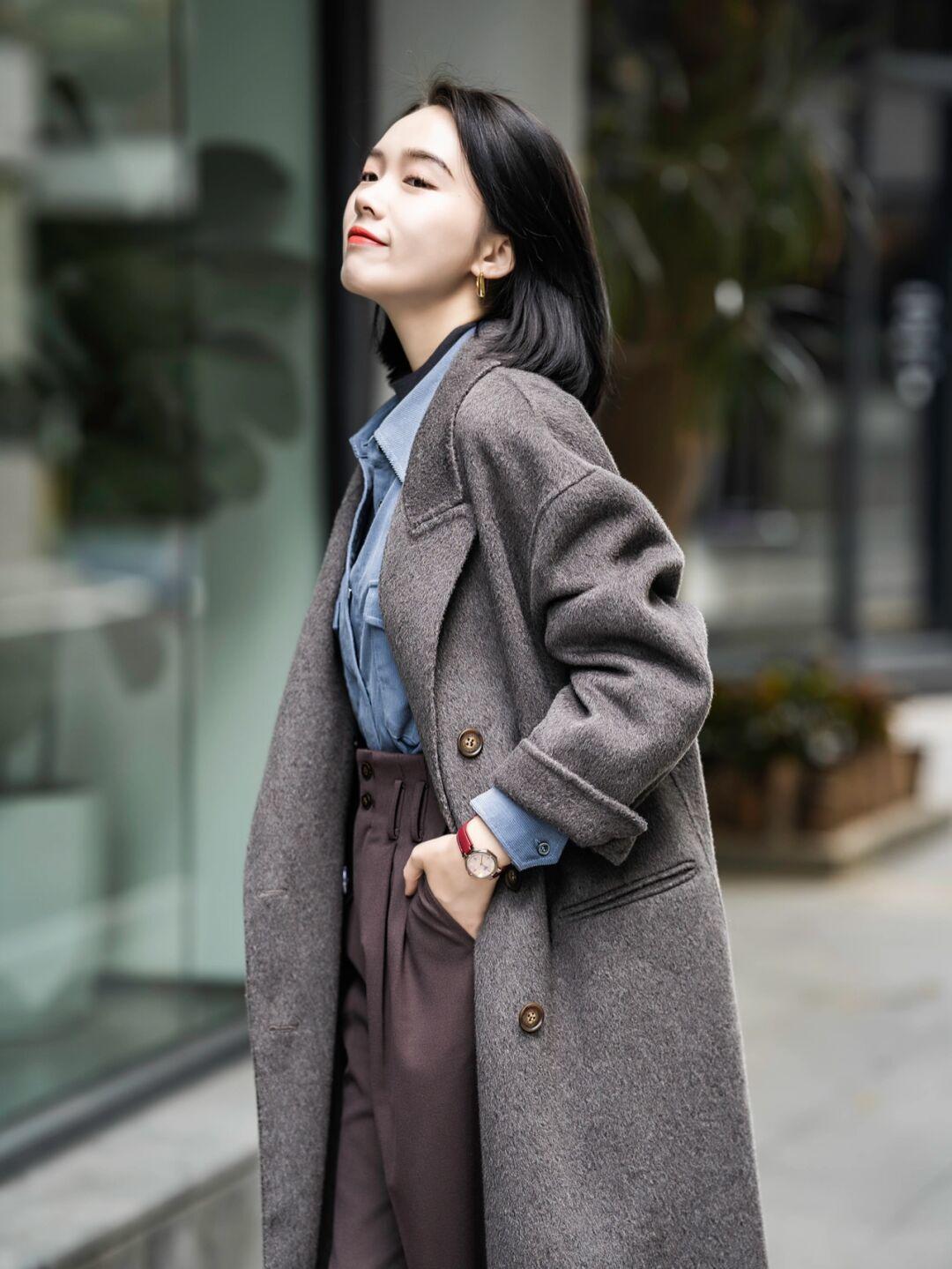 百搭 今年流行羽绒服搭配针织裤,穿上身百搭又时尚!