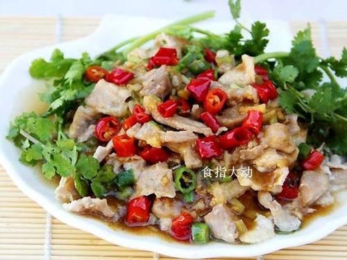 美食推荐：蜀香串烧牛肉，羊肉切成薄片，剁椒香菇蒸鸡肉，鸡蛋卷饼