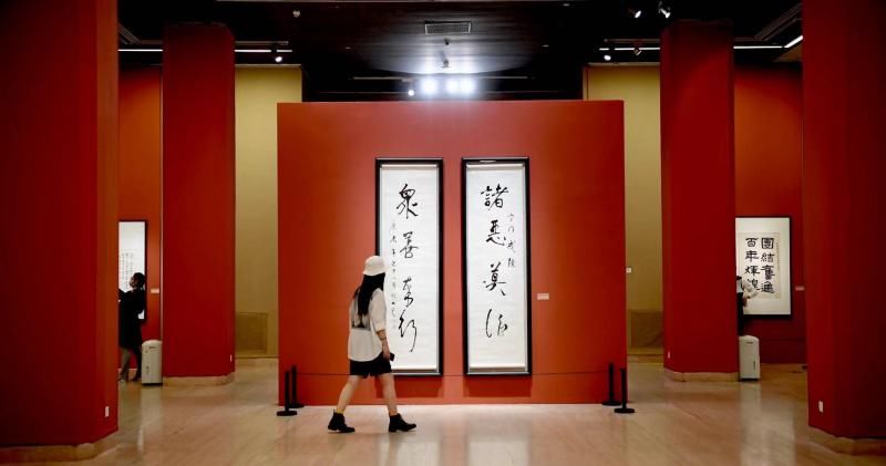 北京青年@中国佛教书画邀请展举行，班禅额尔德尼·确吉杰布作品亮相