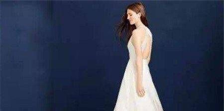 礼服|还在为婚礼当天的首饰发愁?了解一些珍珠吧,这样穿真美!