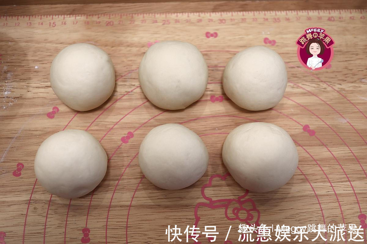 酵母|教你做个绣球花卷，又白又嫩又暄软，发面多加一料，面团高又白