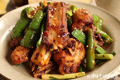 香辣适口，回味无穷的下饭菜，太鲜美，拌着米饭吃，盘盘光！