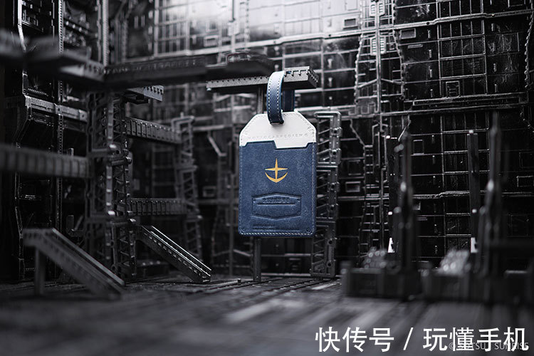 皮革 高达联名皮革产品:三大经典招牌机甲均亮相