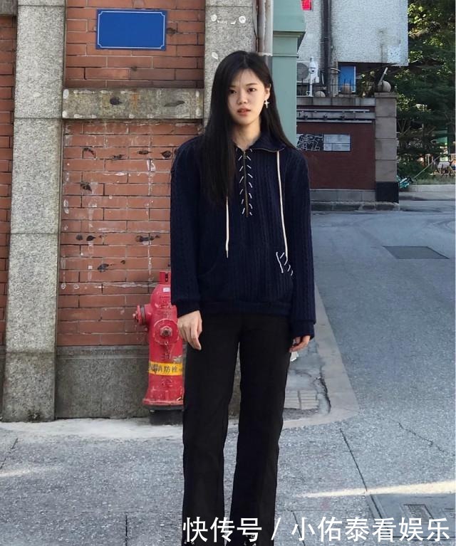  秋冬|今年秋冬的最百搭奖，我颁给“毛衣+直筒裤”，不分年龄谁穿谁美