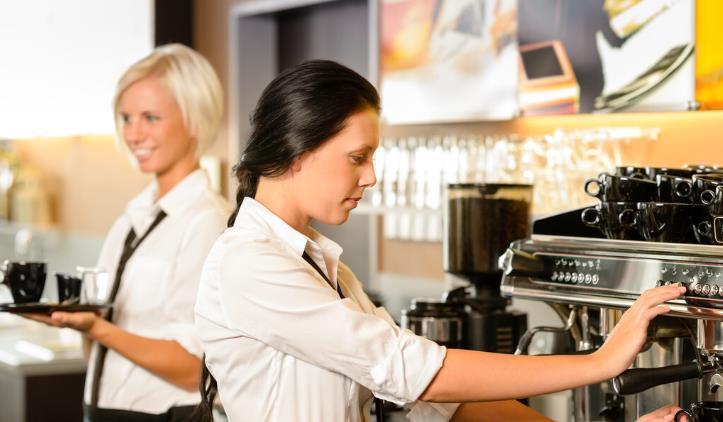 单亲妈妈开咖啡店,推出“无限续杯”,8天收款17万,套路满满