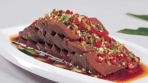 血液|经常吃猪血,究竟是有益还是有害?现在告诉你答案