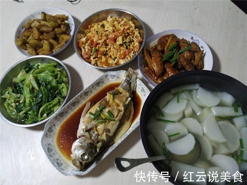 第一次带女友去见外婆,外婆做了一桌菜,饭后女友做法让我感动!