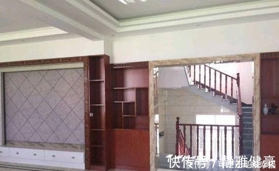 齐家敏敏|表哥花50万建农村小三层,一进门我就憋着笑,这房子给我都不住!