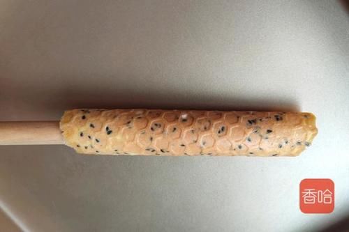  1碗面粉4个鸡蛋，用筷子搅一搅，轻松烙出酥香脆的鸡蛋卷