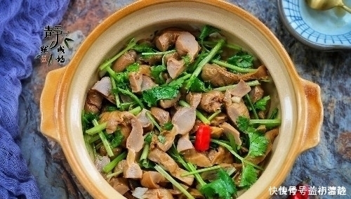 此菜下酒又下饭,夏天吃正好,我每周都会做一次,简单又美味