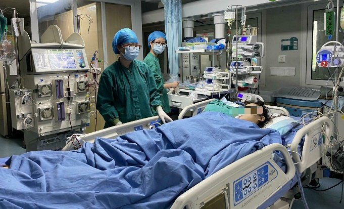 小雨|肺像雜草一樣“枯萎”！16歲少女喝下致命農藥，17天后奇跡生還