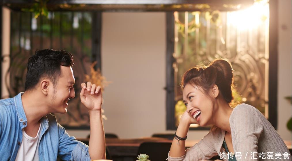 怎样高情商追女生聊天,高情商追女生聊天技巧:轻松掌握聊天的秘诀,让你轻松赢得女生的心!