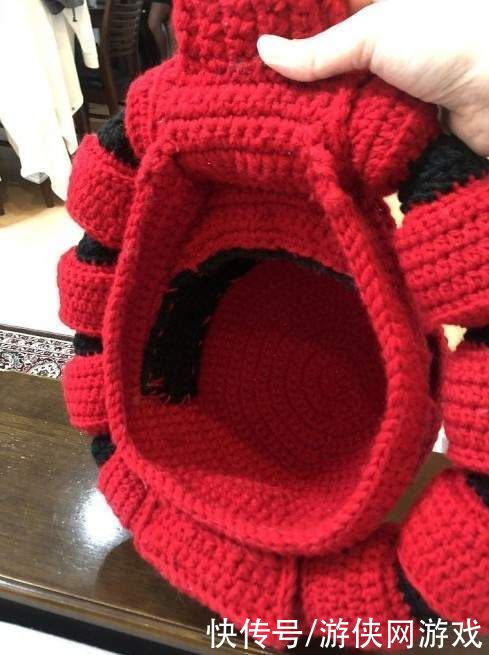  毛线帽|红色有角更保暖！岛国网友制作 夏亚专用扎古毛线帽