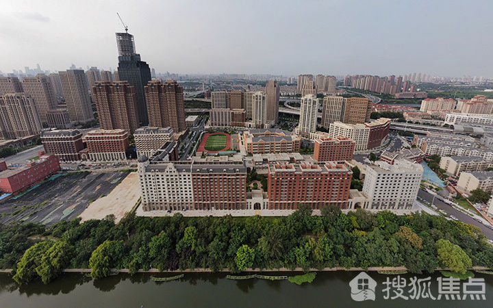 小高层|起步价动辄300多万的河西新盘 地段还是面积你会怎么选?