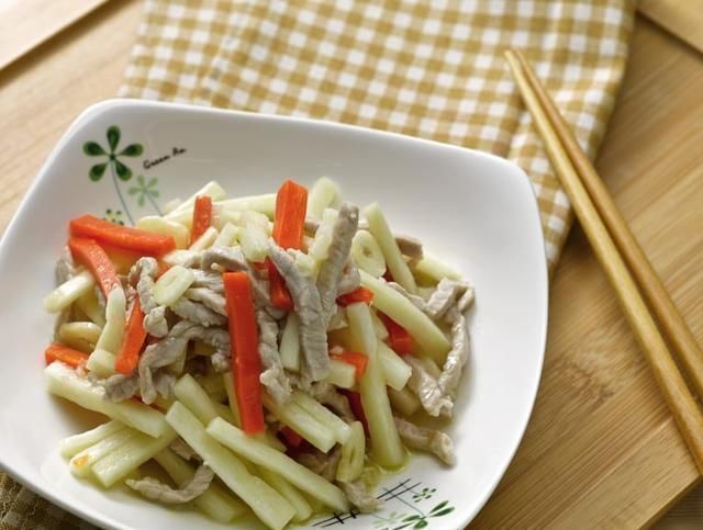 肉丝|“此菜”比肉贵,常吃补钙、强筋健骨,家里有条件要常给孩子吃