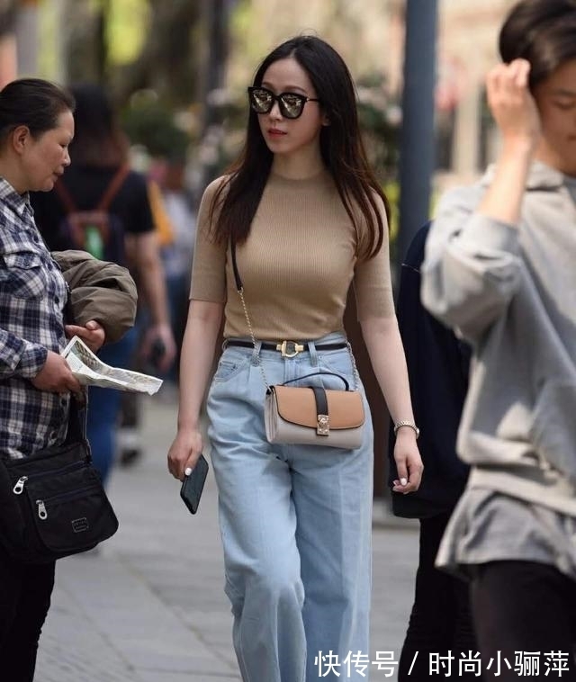 阔腿裤|轻熟的美女,阔腿裤穿出了洒脱的美