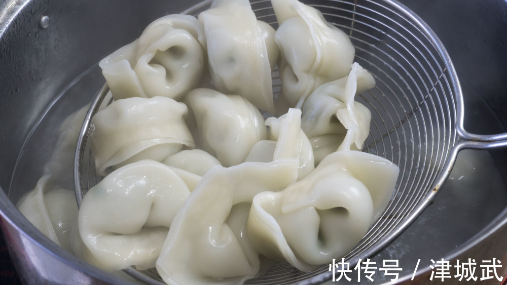 饺子皮|冬季5种鱼最肥美,肉质肥厚营养高,常吃健脑记性好,孩子要多吃