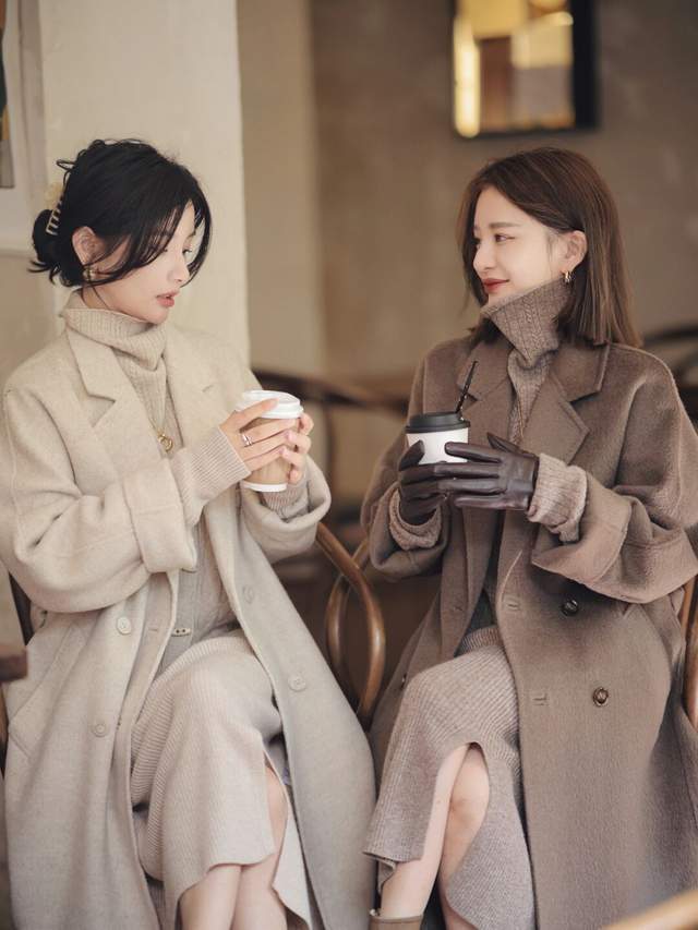 小姐姐 秋冬有哪些高级穿搭?还是大衣搭配半身裙或长裤够拉风,又飒又美