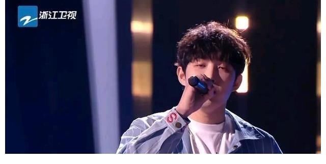 她是《好声音2021》唯一上过央视春晚的学员,长得漂亮,但难夺冠