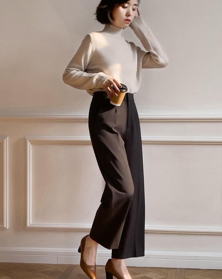 搭配 秋冬衣服别乱买,常备“高领衫”,搭配大衣、羽绒服都洋气