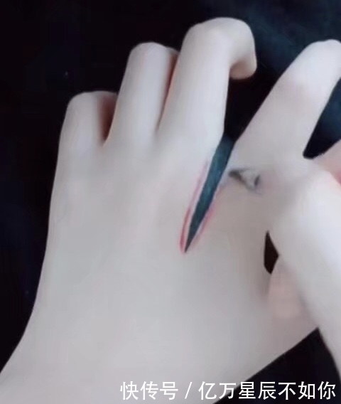 假期|学美术的都是怎么请假的老师看到伤口之后，批了一年的假期