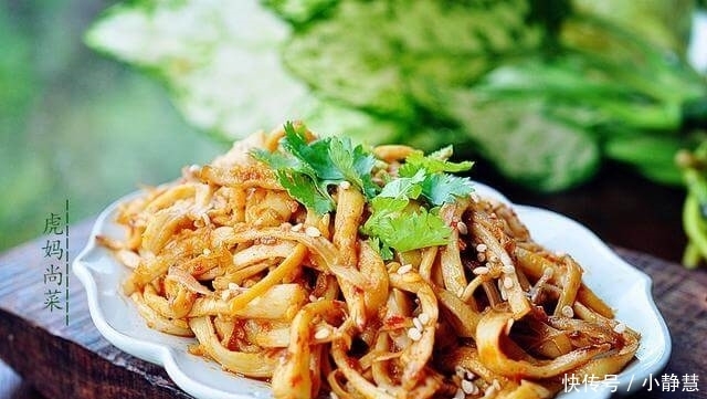 烤肉|杏鲍菇新吃法,一顿炒8个,比烤肉还香,夏天开胃不油腻