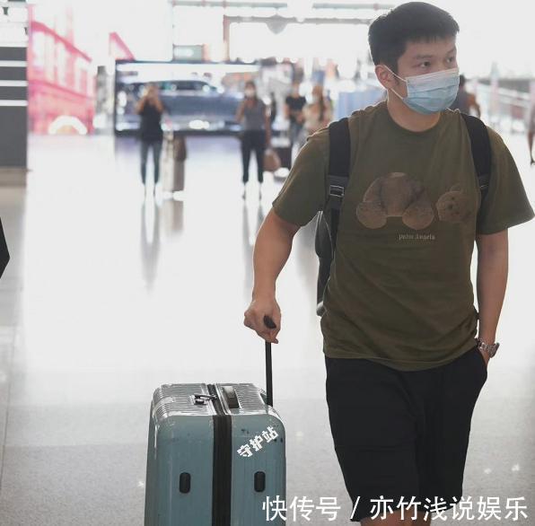 许昕|亮了亮了:马龙的鹰,许昕的手,樊振东的壕,全红婵的拖鞋