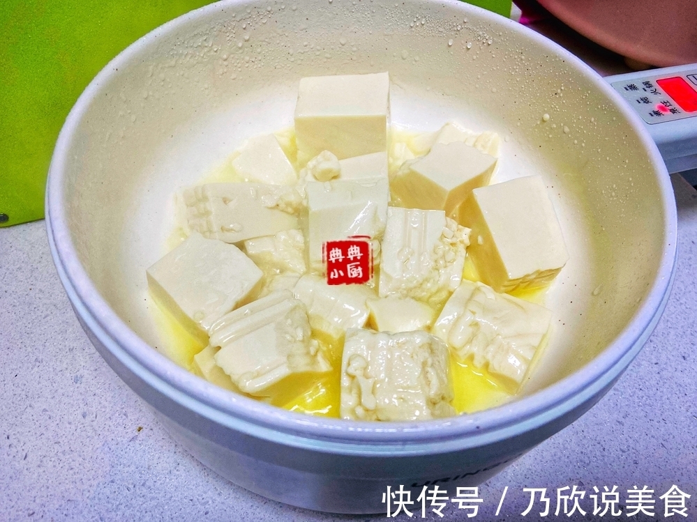 都说青菜豆腐保平安，所以这汤不要错过了，好喝易做