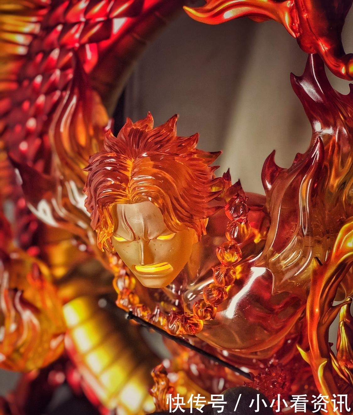 手办|海贼王火龙萨博手办,艾斯脸上能看见雀斑,脚下头盔戳中泪点