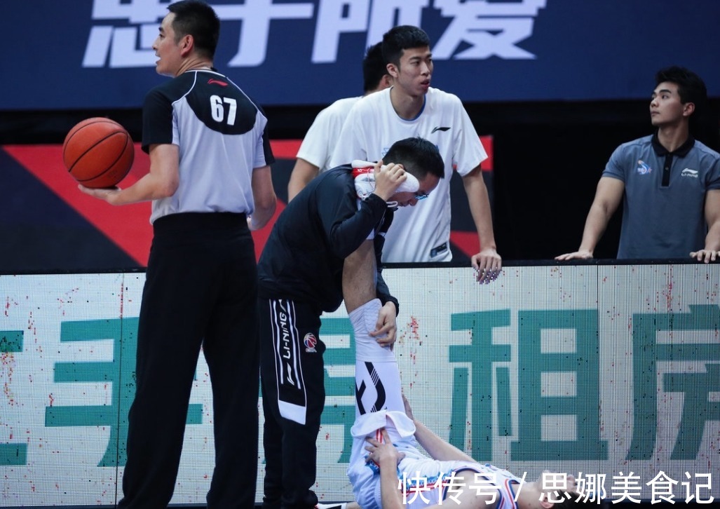 裁判|CBA判罚结果再次点醒姚明，3位裁判错判了，郭艾伦老叔也怼了回去