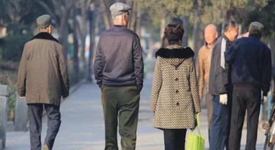 火锅|93岁退休老中医核桃如此吃,两星期尿酸降了,痛风也走了