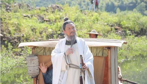 诗人!四万八千九百多首唐诗,这一首可排第一,李白无奈,只能写诗佩服